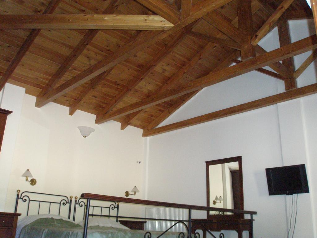 En Feneo Apartment Mesinon